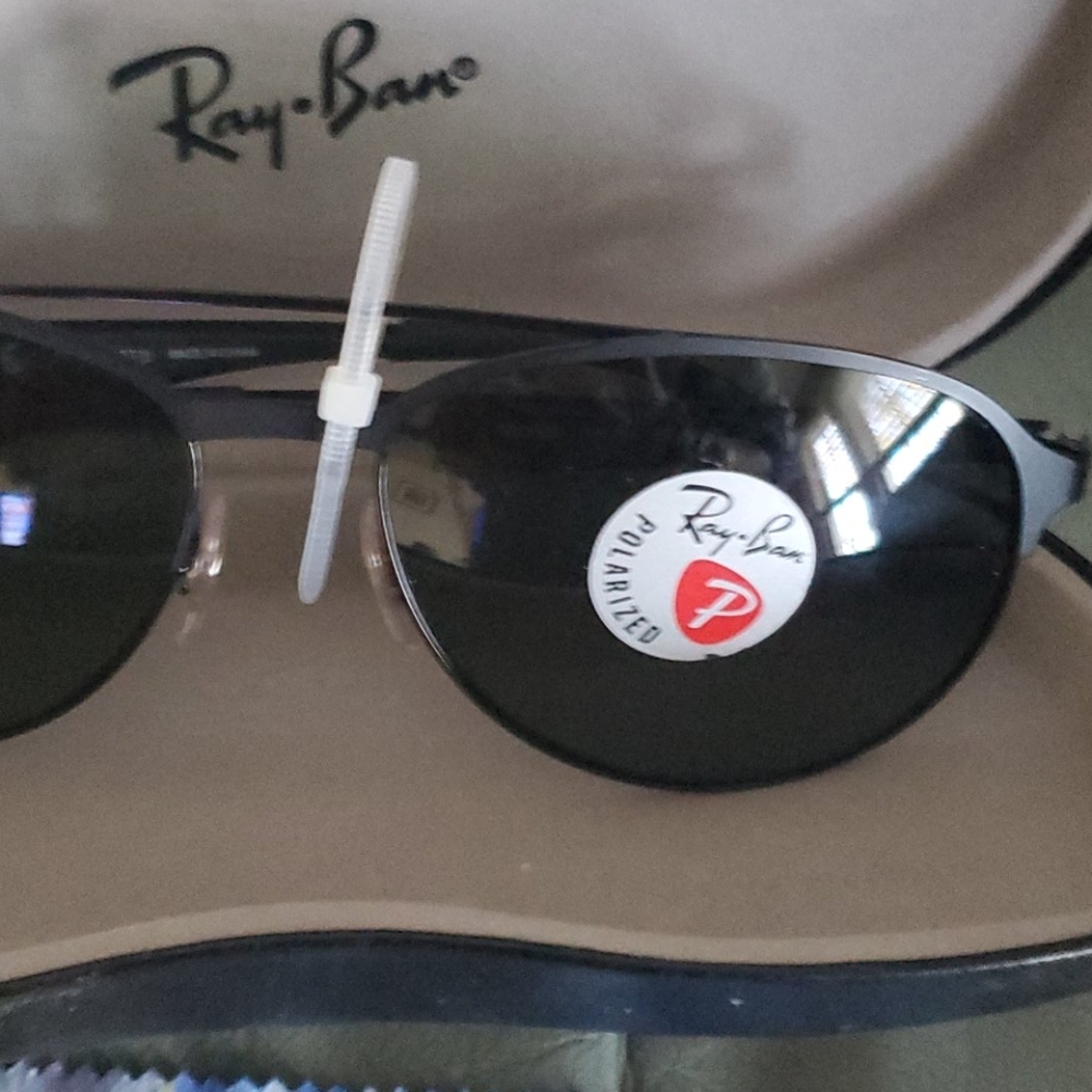 Raybans 2025 new black leather case new 2025 gorgeous 😍 Real - Picture 2 of 6